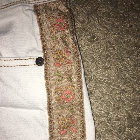 White Jean shorts - Picture 3 of 3